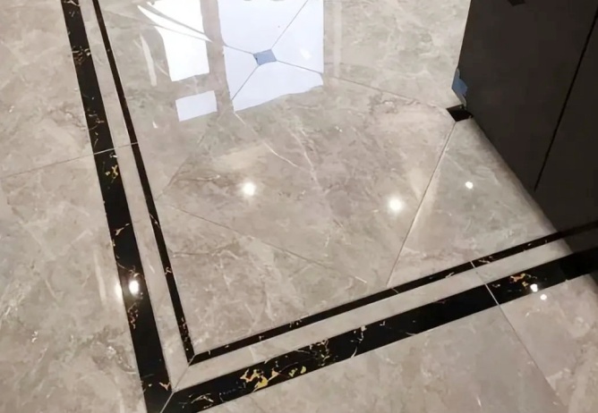 裝修大揭秘：瓷磚波打線為何失寵？?